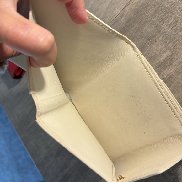 Louis Vuitton Vernis Leather Bifold Wallet - Picture 12 of 12